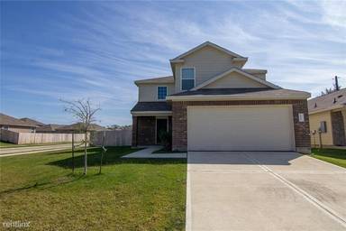 Main picture of 2000 Oakwood Forest Dr