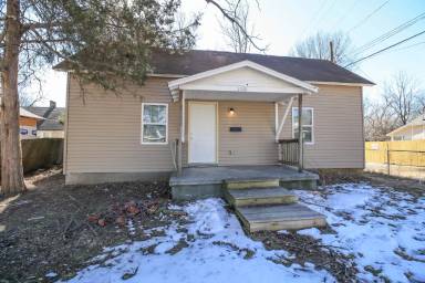 Main picture of 1010 W Scott St