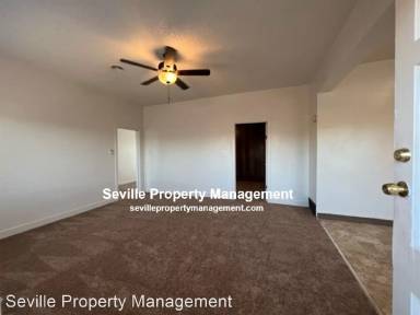 Main picture of 10338 Knight St