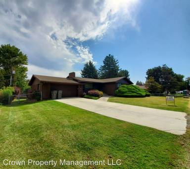 Main picture of 2807 S Everett Pl