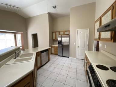 Main picture of 814 E Stanford Ave