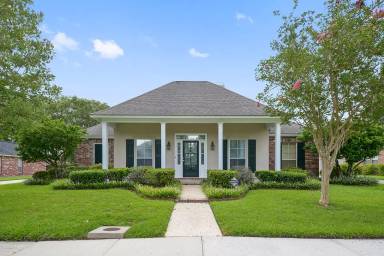Main picture of 10728 Hillgate Ave