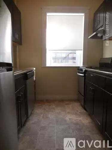Main picture of 165 Kelton St