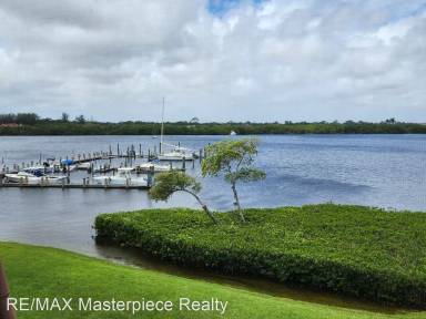 Main picture of Tarpon Bay Yacht Club
