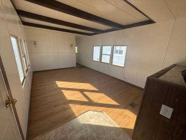 Main picture of 595 SW Birch Pl