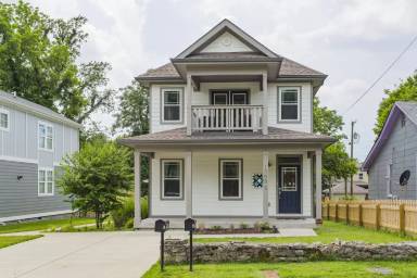 Main picture of 1909A Delta Ave