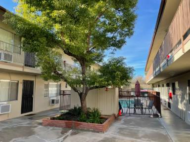 Main picture of Poplar Apartments