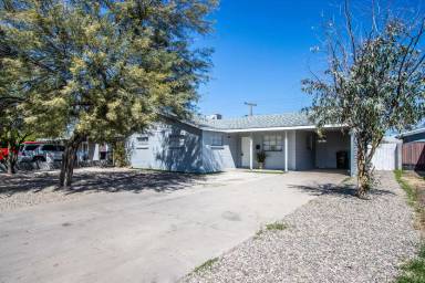 Main picture of 2810 W Hazelwood St