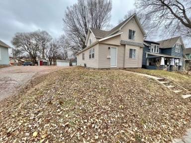 Main picture of 741 S 3rd Ave