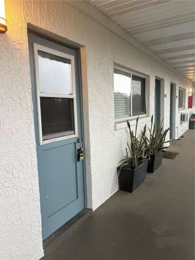 Main picture of 320 Lakeview St