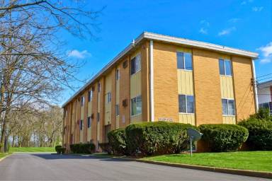 Main picture of 39 Rhodes Ave