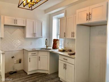 Main picture of 261 Hutton St