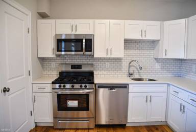 Main picture of 155 Chelsea St