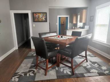 Main picture of 801 W Hollywood Ave