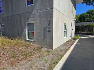 Main picture of 5053 Park Ave