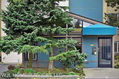 Main picture of 2222 NE 92nd St