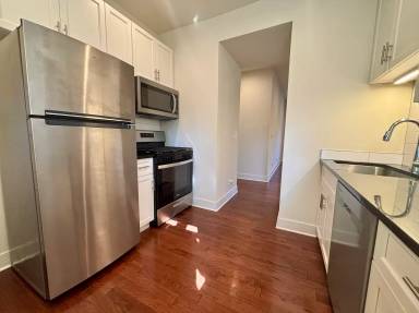 Main picture of 6981 N Sheridan Rd