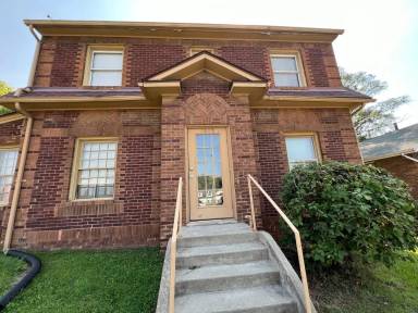 Main picture of 1513 S Walnut St