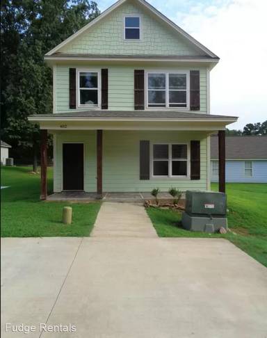 Main picture of 402 Shady Park Cv