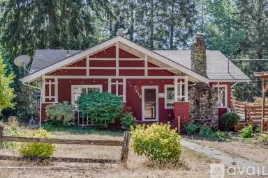 Main picture of 1212 SE Oak Grove Blvd