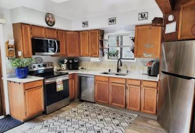 Main picture of 529 Clark St