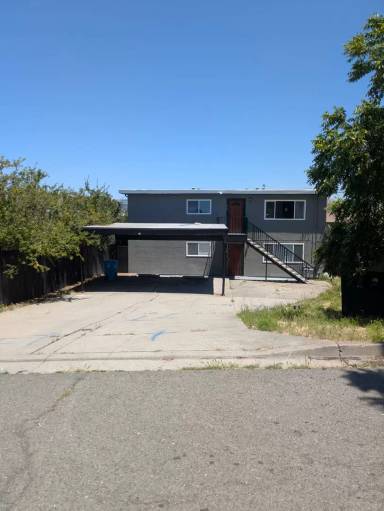 Main picture of 478 Porter St