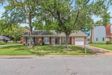 Main picture of 4932 Whitewood Ln