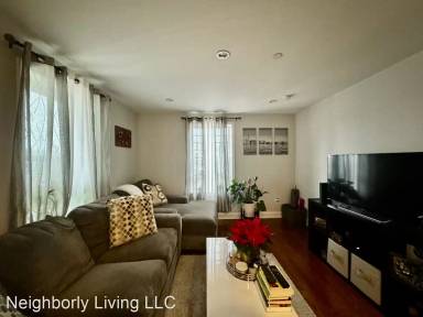 Main picture of 343 E Gorgas Ln