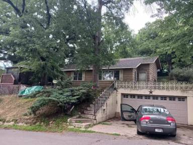 Main picture of 316 Locust St N