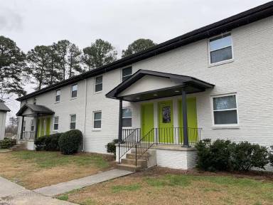 Main picture of Midwood Square Apartments