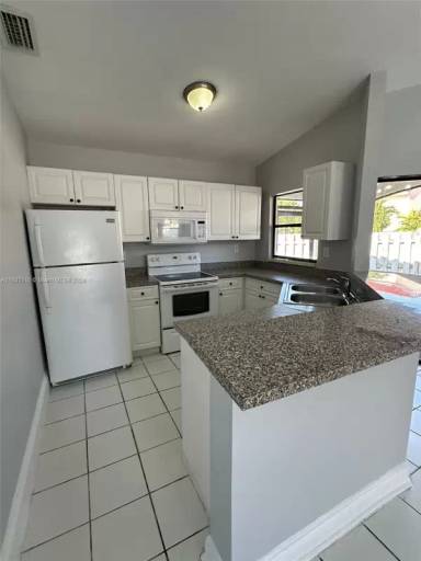 Main picture of 1814 San Remo Cir