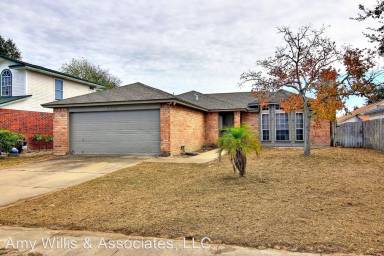 Main picture of 2252 Ivy Dr
