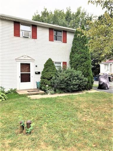 Main picture of 258 1/2 Locust St