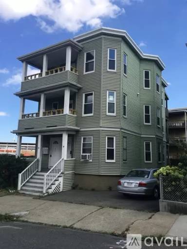 Main picture of 19 New Hampshire Ave