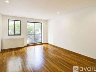Main picture of 370 W 30th St Apartments