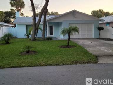 Main picture of 2005 S Flagler Ave