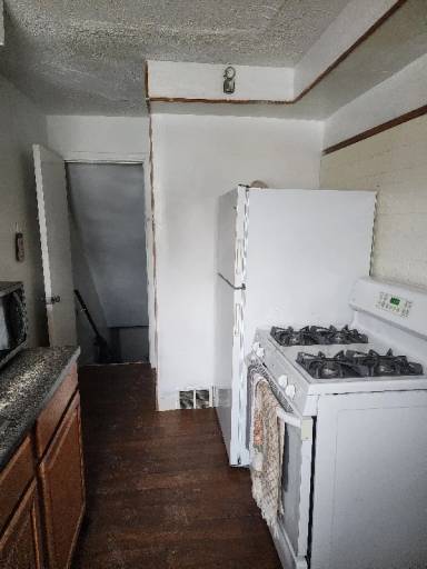 Main picture of 18748 W Chicago St