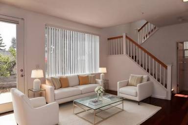 Main picture of 102 Mahogany Ln