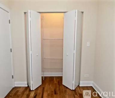 Main picture of 2612 W Augusta Blvd