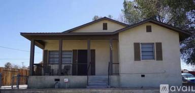 Main picture of 1040 W Buena Vista St