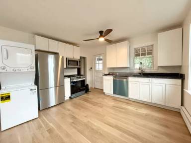 Main picture of 51 Pleasant St