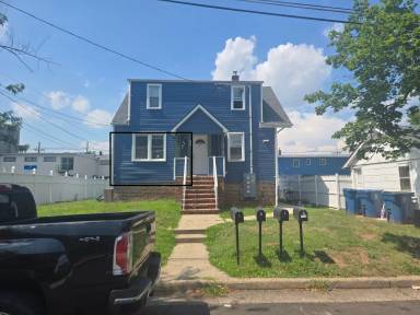 Main picture of 121 Victor St
