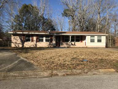 Main picture of 2801 Woodlawn Ave