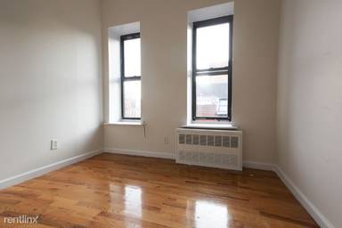 Main picture of 89 E 4th St