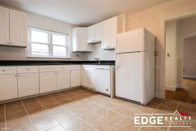 Main picture of 18 Beechcroft St