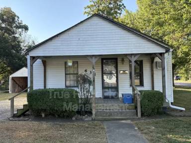Main picture of 631 W 5th St