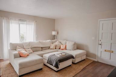 Main picture of 340 Moss St