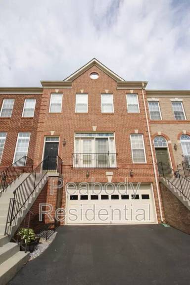 Main picture of 22063 Avonworth Sq