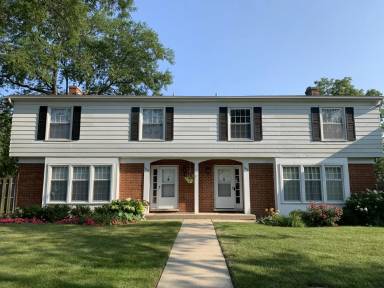 Main picture of 1702 Colonial Ln