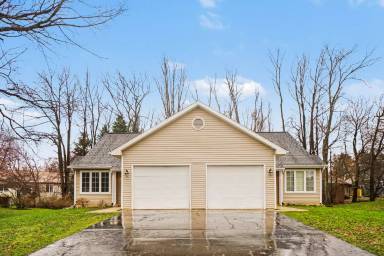 Main picture of 6015 Fairgrove St